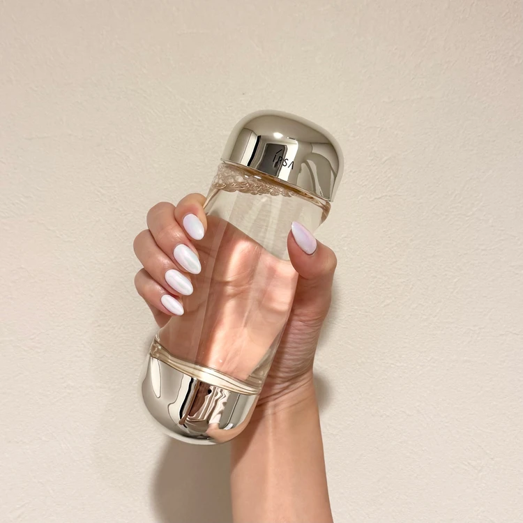 シンプルネイル派におすすめ！夏にピッタリなヘイリーネイル♡_1