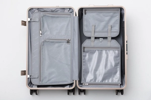 『APOLLON』内装仕切り