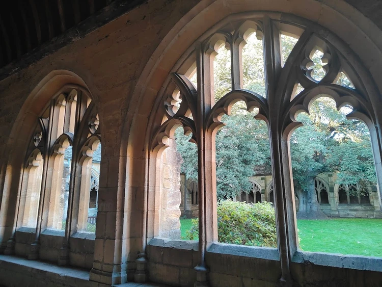 ニューカレッジ　オックスフォード　中庭