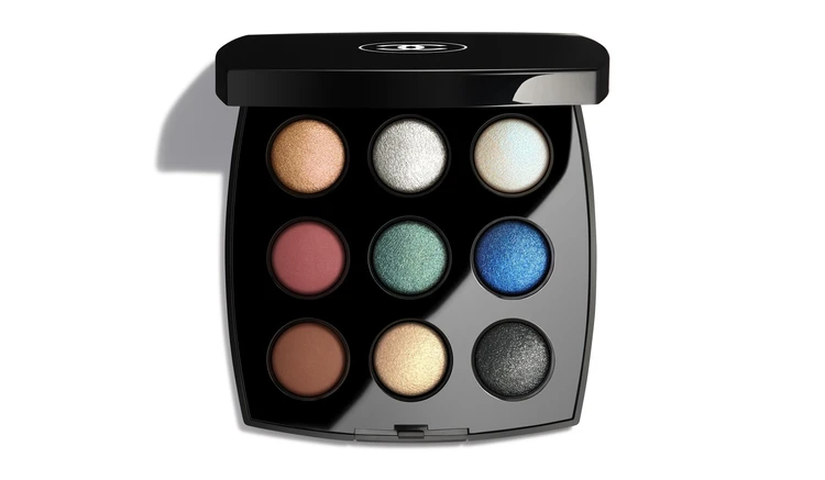 CHANEL シャネル ホリデー 2025 限定コスメ レ ヌフ オンブル コメット 847 ザ ダーリン ミューズ ¥22000(2025年11月7日数量限定発売) *シャネル オンライン ブティック・一部店舗限定発売