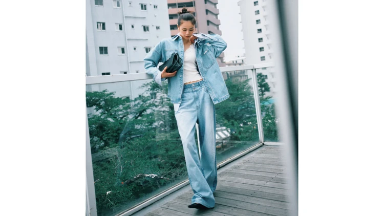 佐藤晴美の私服に学ぶ! “晴美スタイル”の原点「デニム」を品よく女らしく着こなす方法