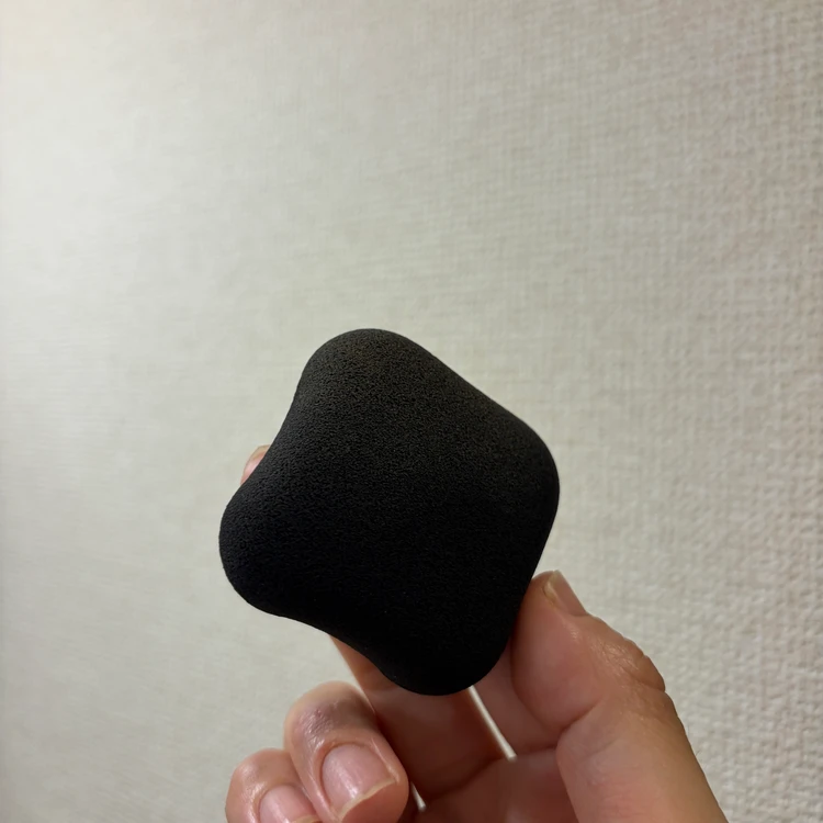リキッドファンデーション使用後のパフの表面