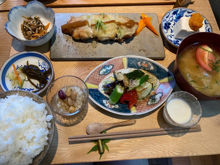 「JOZU + ジョウズプラス」大阪の山あいにある複合施設_2