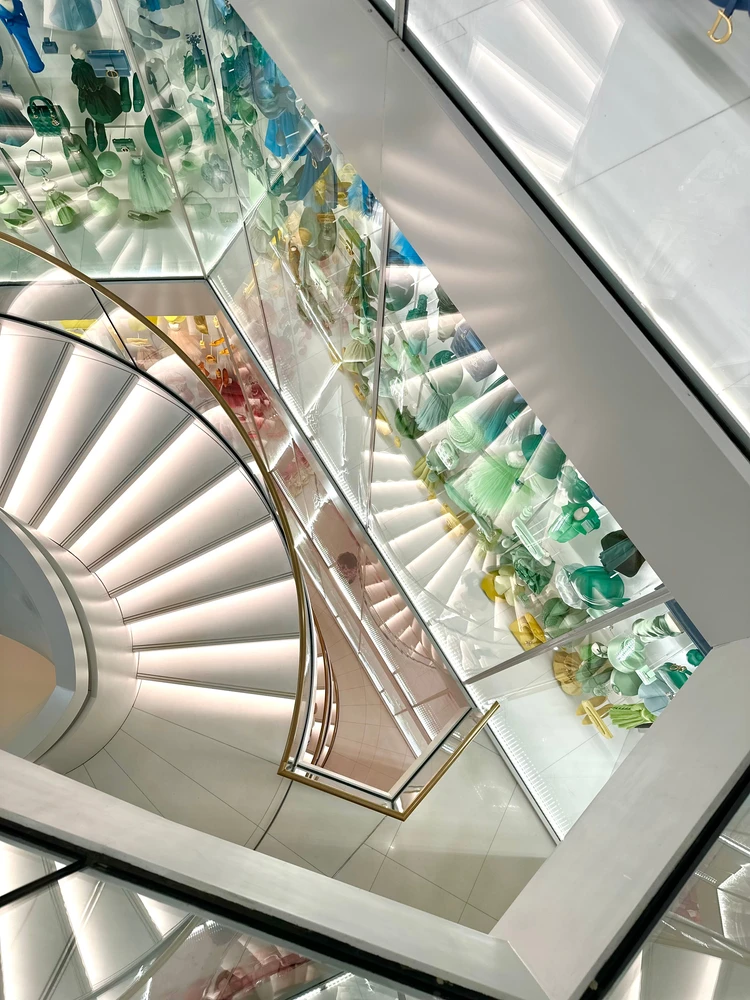 夢の空間へ。パリ・ディオール美術館で体感する、オートクチュールの魔法【パリ、ロンドン旅行記-vol.5-】_4