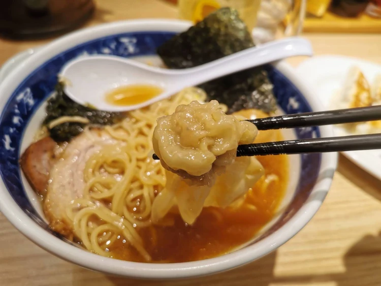 【搭乗直前】背徳はターミナルに。空港で見つけた自家製麺ラーメン2選【喜色満麺】_7