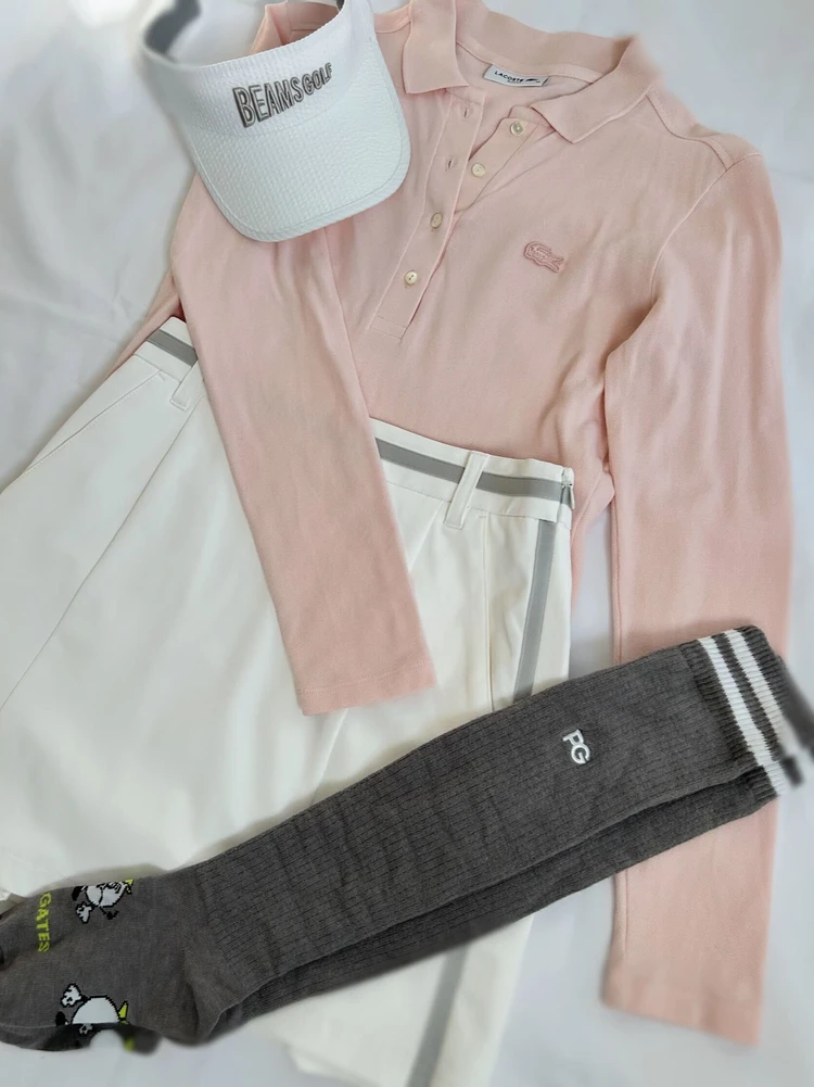 春のゴルフコーデ visor:BEAMS GOLF tops:LACOSTE bottoms:JUN & ROPE' socks:PEARLY GATES