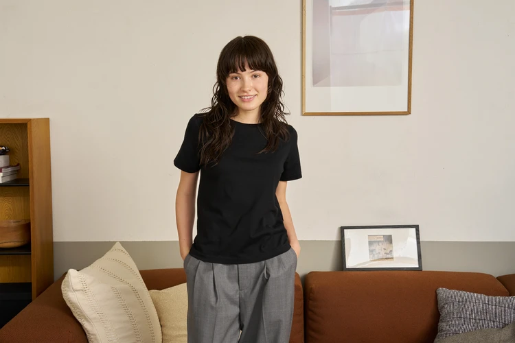 色褪せにくい深く美しい黒を実現した「Hanes T-SHIRTS KURO for HER」
