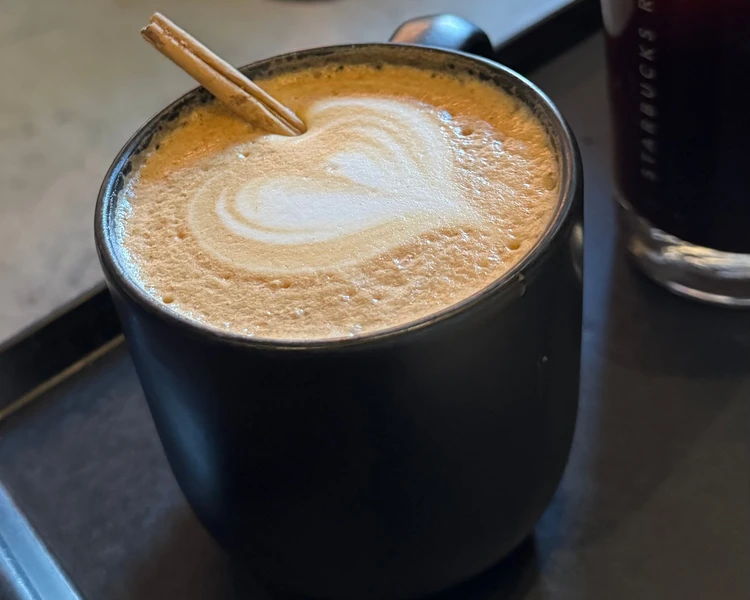 【スタバ】出会えたら絶対オーダーして！数店舗限定のホリデーシーズンご褒美メニュー🤎_4