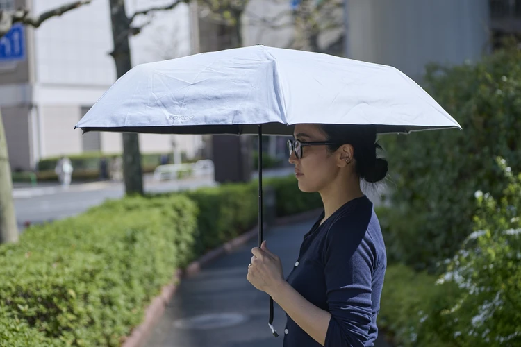 【THERMOS（サーモス）】2026新作日傘「＆ONDO COOL遮熱 日傘」をレビュー！UVカット率・遮光率は？涼しさや使い勝手を検証