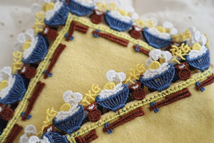 2000円　以下　プチ　手土産　ギフト　30代　40代　女性　おすすめ　近沢レース　ハンカチ　予算　TKG　柄