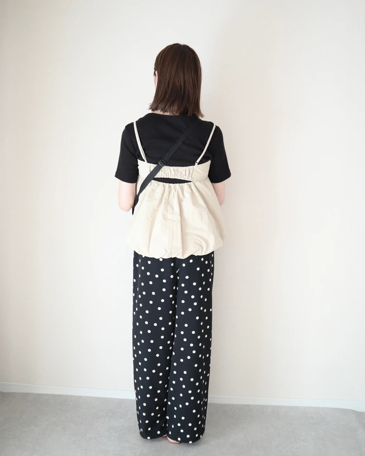 ジーユー　GU　夏コーデ　マンネリ　回避　格上げ　レイヤード　秋　バブルヘムキャミソール　後ろ