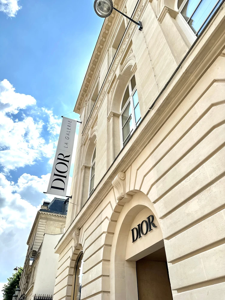 夢の空間へ。パリ・ディオール美術館で体感する、オートクチュールの魔法【パリ、ロンドン旅行記-vol.5-】_1
