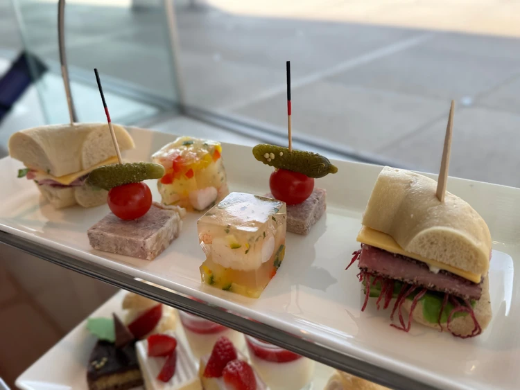 クリスマスアフタヌーンティー 小田急ホテルセンチュリーサザンタワー