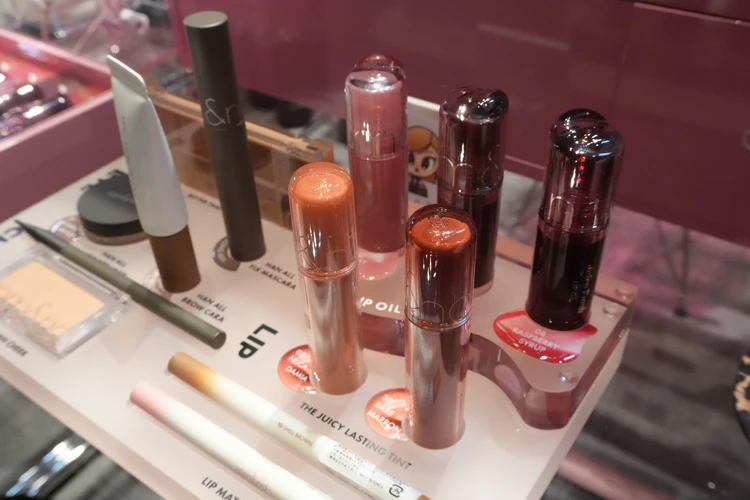 ジューシーフラッシュリップオイル　ロムアンド