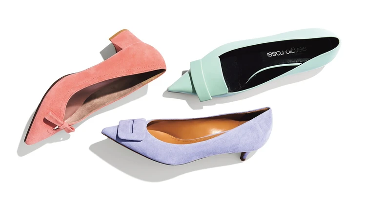 【2026年春のフェミニンシューズ9選】女っぷりが上がる「パンプス」で足もとに可愛げと華やぎを