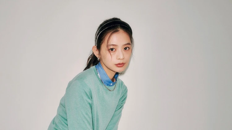 【重ね着コーデ】知的さはそのままに洒落る空気感でオンオフ対応!【BAILA今日のコーデ】