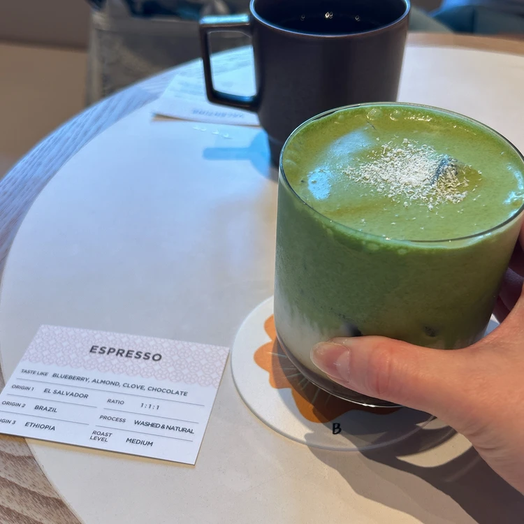 WOOD BERRY COFFEE×ボーイフレンドコラボ商品「ホワイトチョコレート抹茶クラウディ」