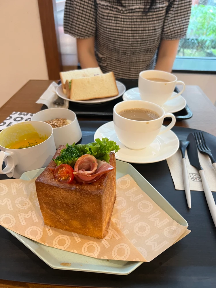 朝食