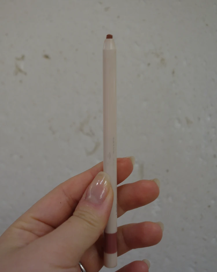 Rare Beauty リップライナー Worthyを使ったリップコンボ