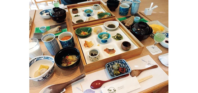 長期熟成のへしこや、マコガレイの干 物、最高ランク「特A」の丹後米…… 地元グルメづくしで朝から大満足!