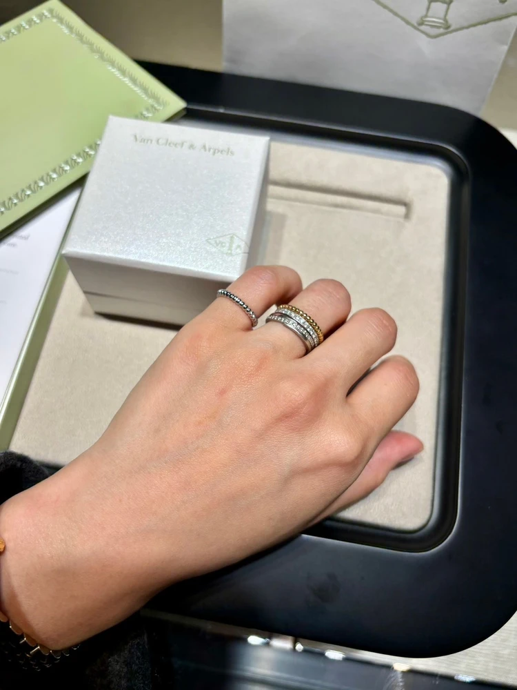 第二子出産の記念に|ヴァンクリーフ&アーペルのペルレ ピンキーリング_3