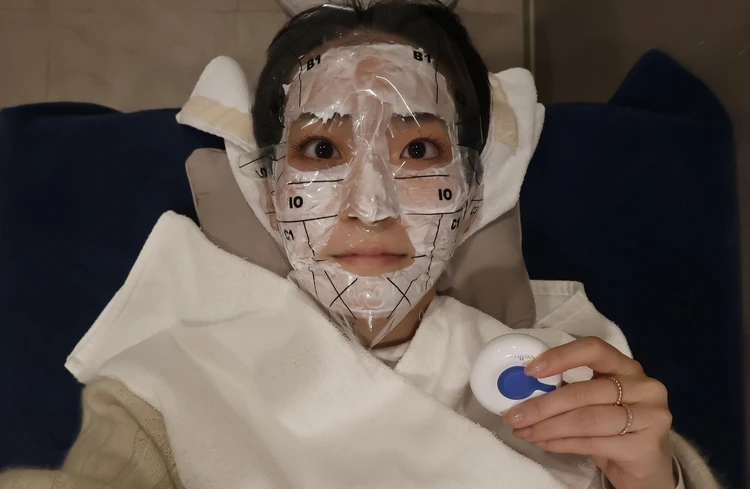 韓国で肌管理　麻酔クリーム塗布