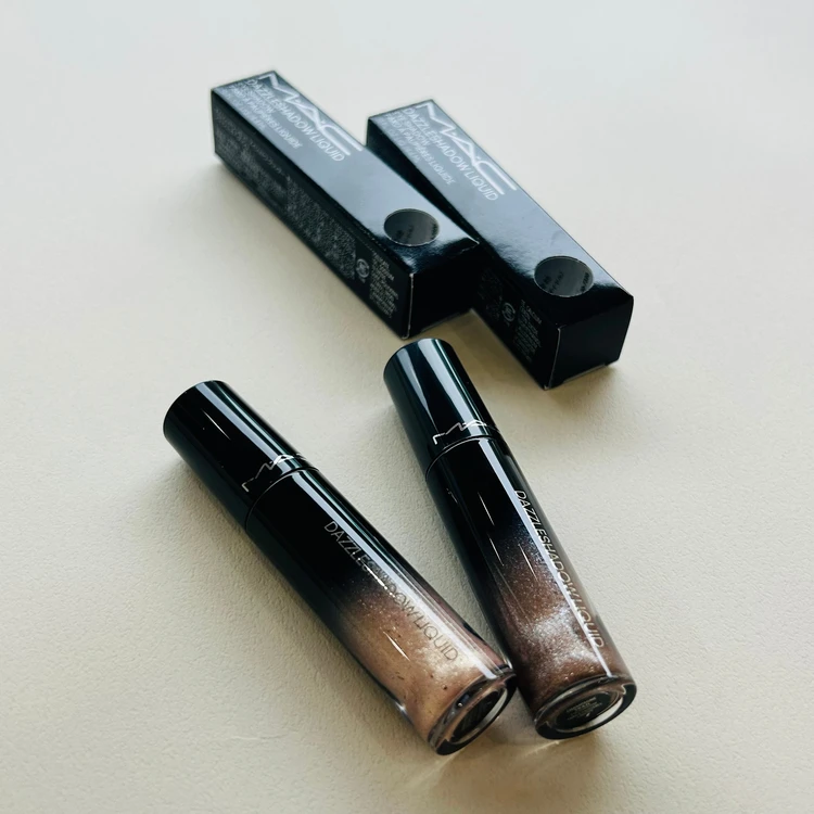 M・A・C「ダズルシャドウ リキッド アイシャドウ グリッター」