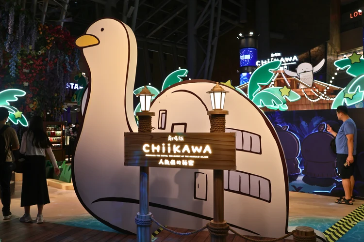 【香港】「ちいかわ」が街を占拠中!? 世界初メリーゴーランドから特別展まで映えスポットをレポ_9
