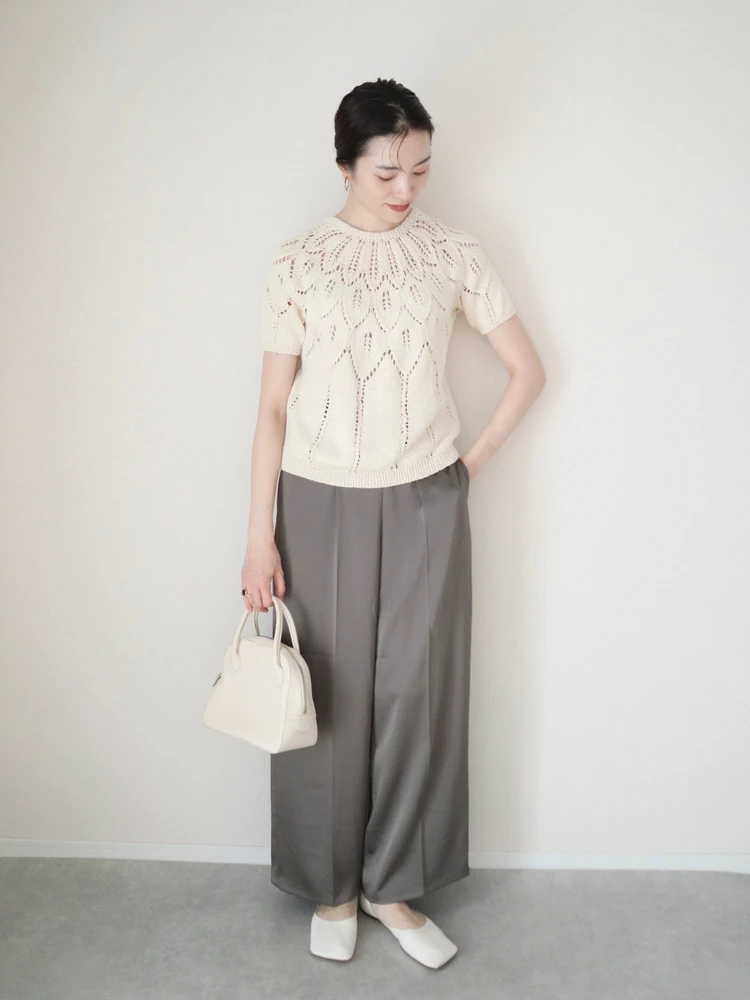 PLST　プラステ　サテンイージーパンツ　ニット　通勤　パンツ　コーデ　オフィス　平日