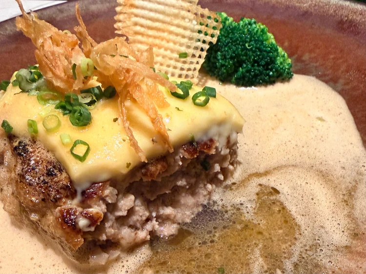 らいむらいとのチーズハンバーグ