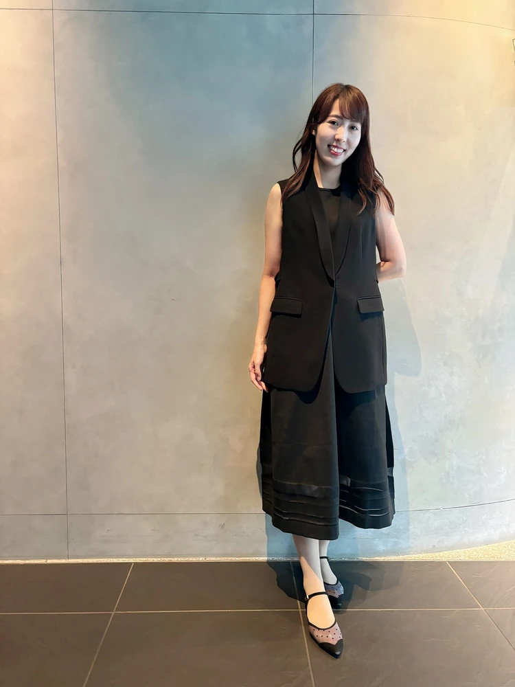 アルアバイルのジレとニットワンピースの写真