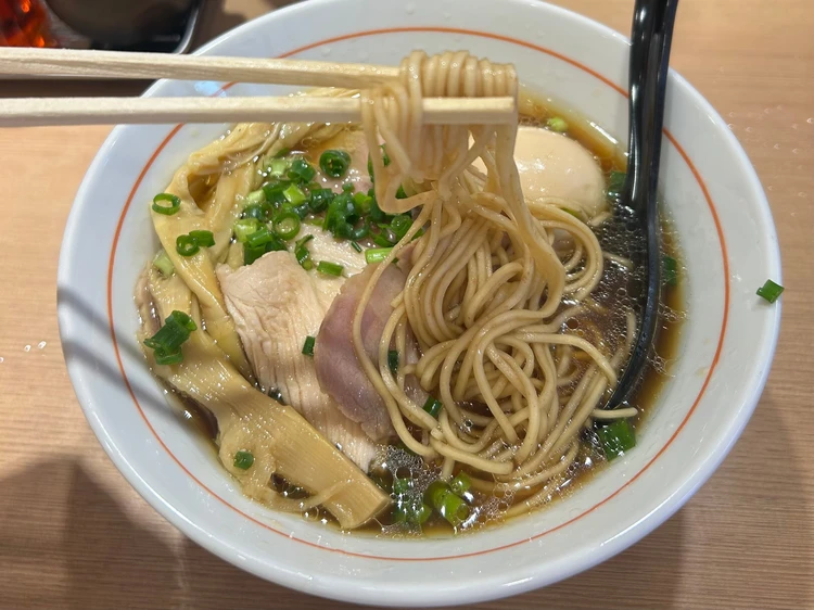 特製中華そば麺上げ