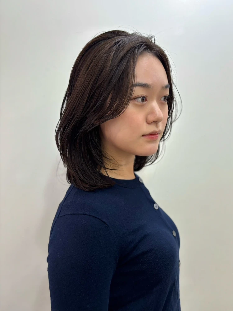 30代髪型・ミディアムのサイド