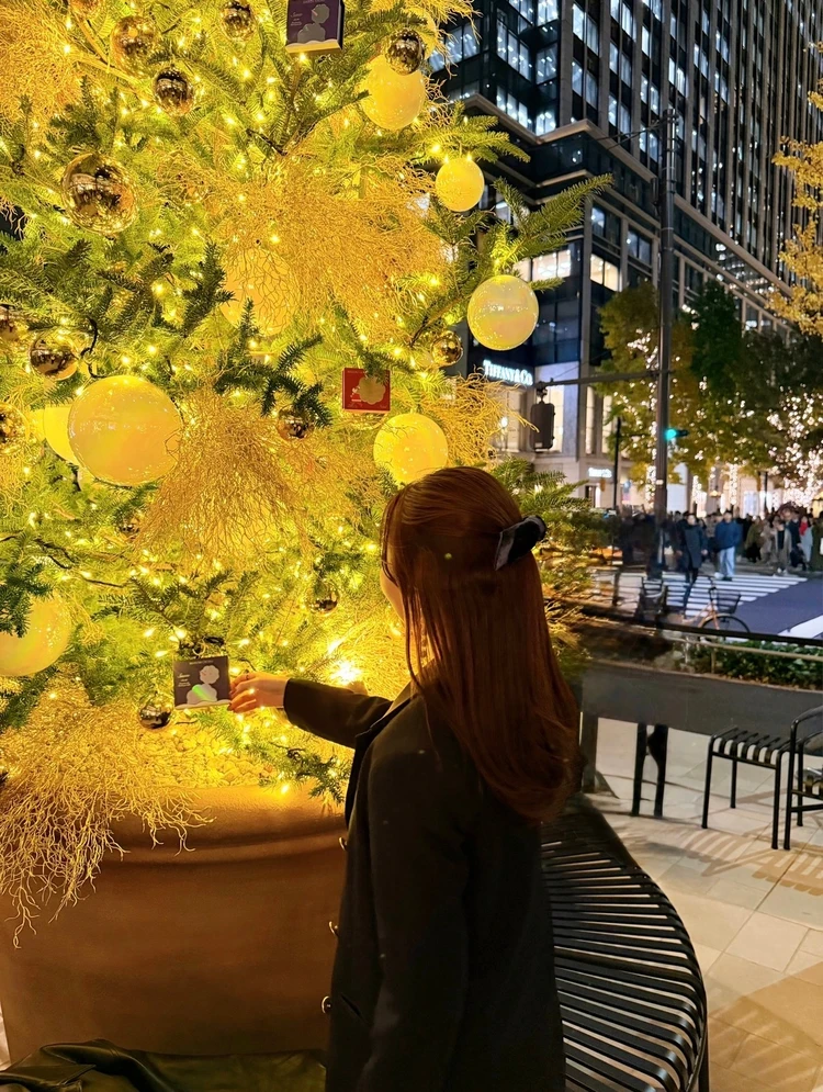 仲通り　メゾンカカオ丸の内店　クリスマスツリー