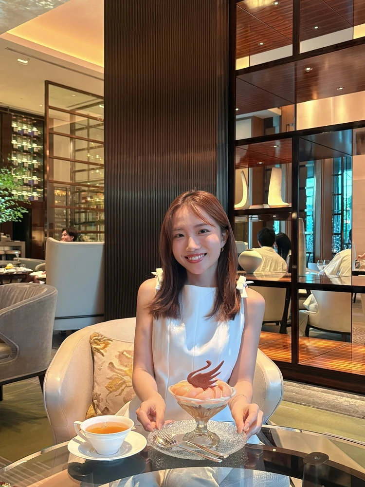 パレスホテル東京「ザ パレス ラウンジ」の贅沢ピーチパフェで、ご褒美時間を♡ ＃スイーツ部_3