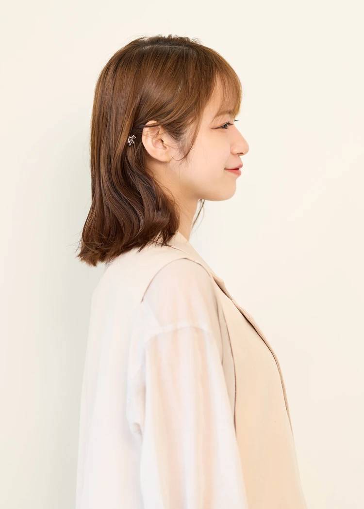 30代髪型・ミディアムのサイド