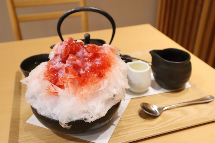 船橋屋 かき氷 期間限定 いちご　苺　ミルク　くず餅　乳酸菌　コレド　室町　日本橋