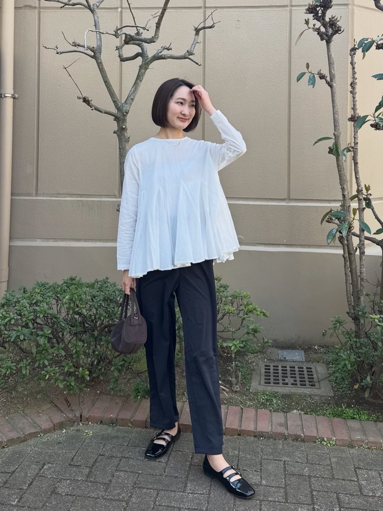 きれいめアウターワントーンコーデ
