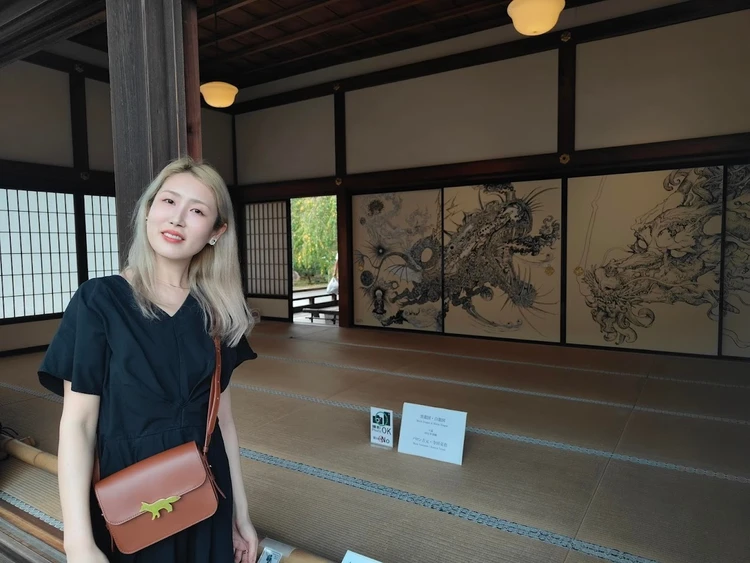 メゾンキツネ EDIE バッグ コーディネート 旅行 夏 秋 オールブラック ワンピース