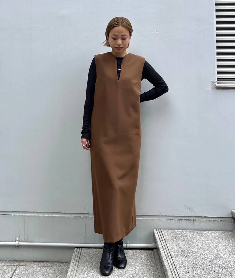 クロエンス　ダブルクロスビットバーワンピース　プレス着用画像