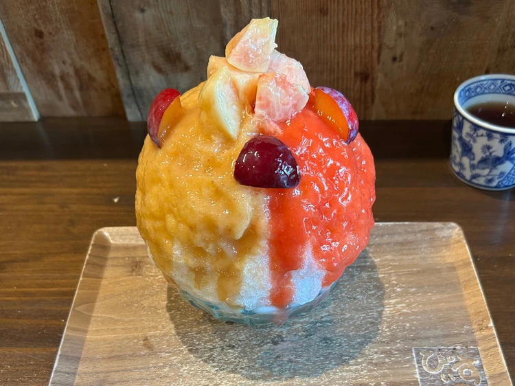 桃とプラムのかき氷