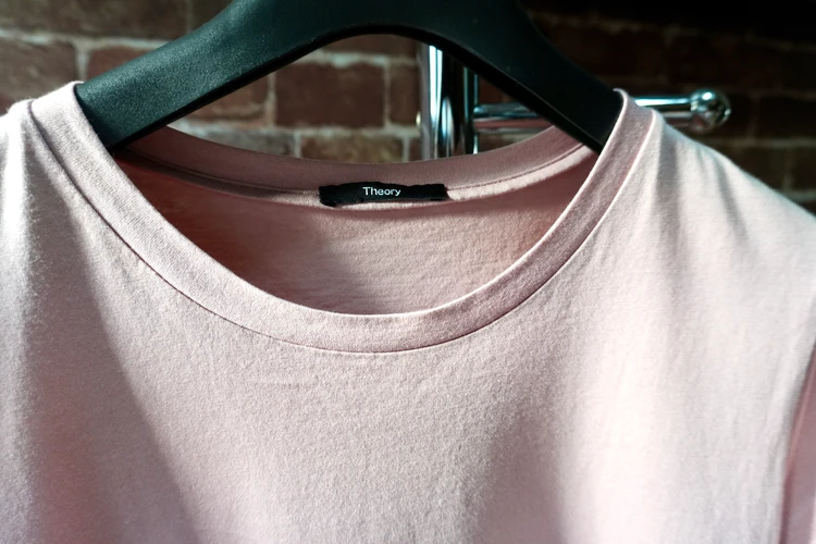 Tシャツのネックラインアップ画像