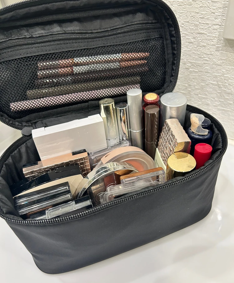 無印良品のナイロン手付ポーチ