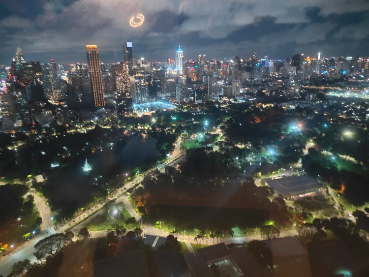 Spire Rooftop Bar Bangkok　バンコクおすすめルーフトップバー