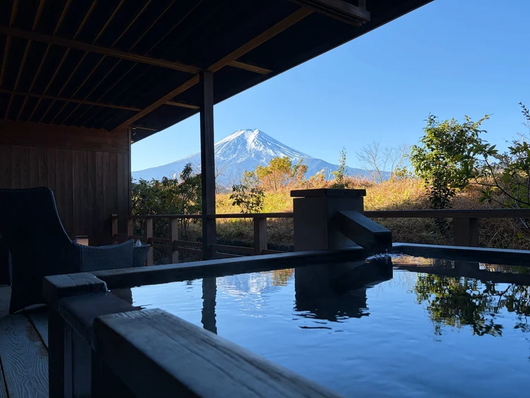 【富士旅行①】非日常を味わう極上ステイ!お部屋から富士山を独り占めできる”別墅然然”宿泊レポート_3