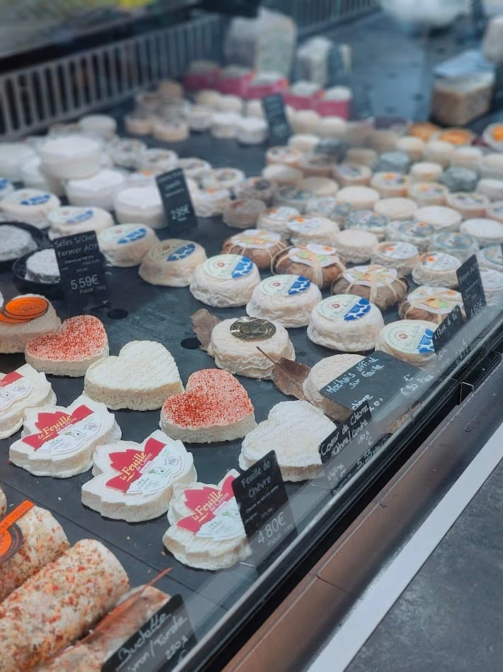Le Lutin Park　フランス　リヨン　マーケット　チーズ