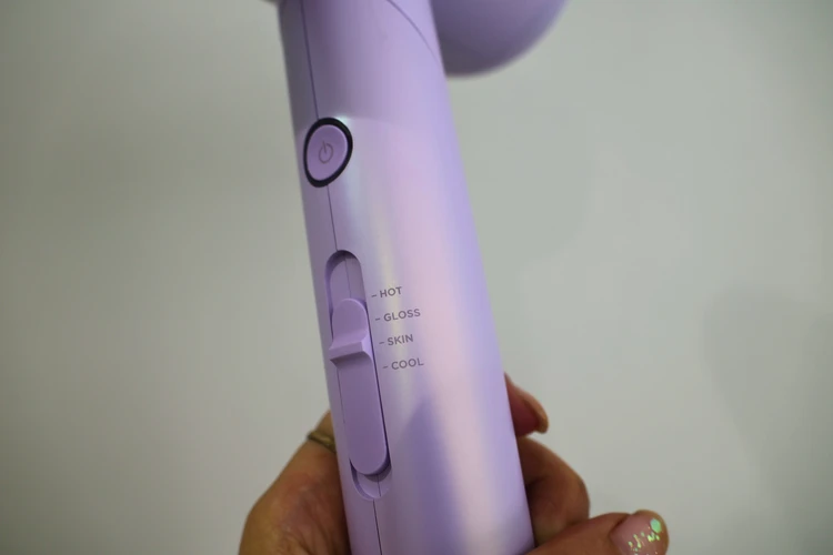 NiziUコラボ！SALONIAの限定色ドライヤーが出張族の私に使い勝手よすぎた【新発売】_7