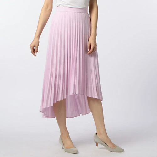 白ジャケット×プリーツの好感度最強コンビで勝負をかける！_6