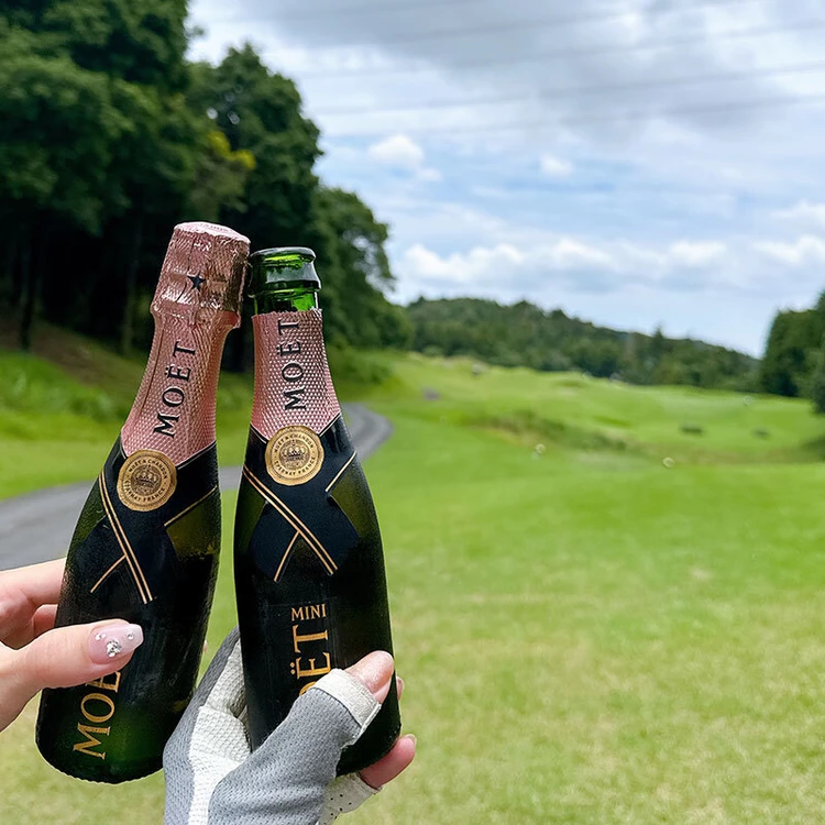 夏も快適♡クールカートで楽しむ“大人のご褒美ゴルフ”_3_3