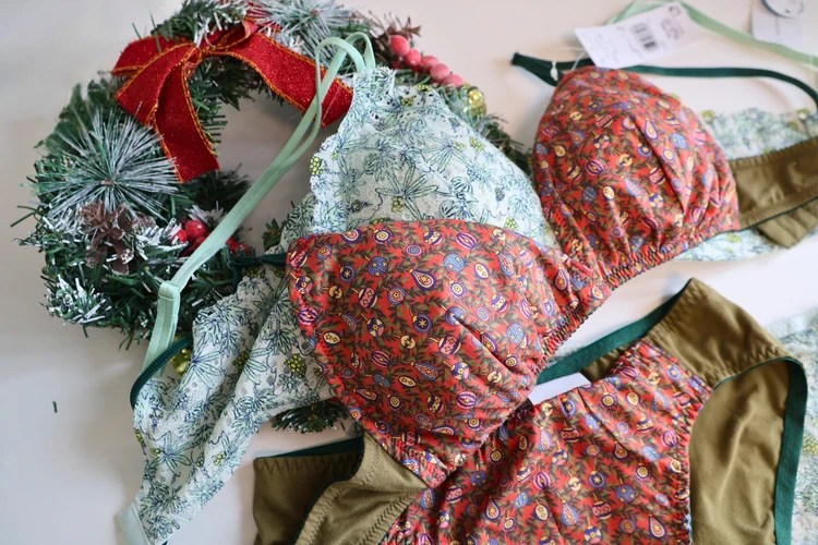 【コラボ】コフレだけじゃない！ホリデーシーズンを彩るランジェリー【ノンワイヤーブラのススメ】_5